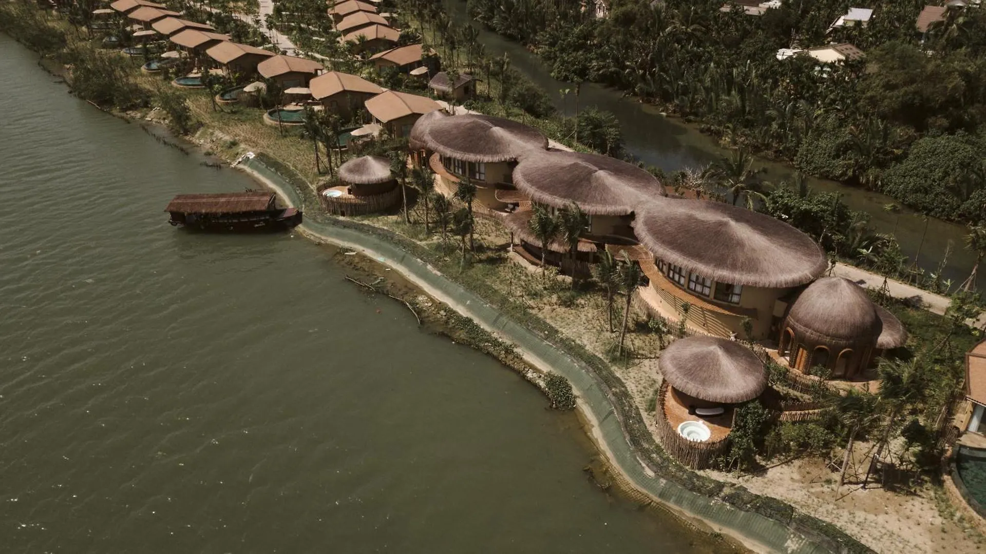 Namia River Retreat - Wellness Inclusive Resort Hoi An Hotel
